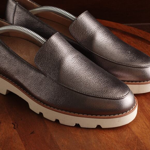 Vionic Loafers Women Size 7.5 Silver Gray Kensley Leather Preppy Comfort Shoes - Picture 5 of 13